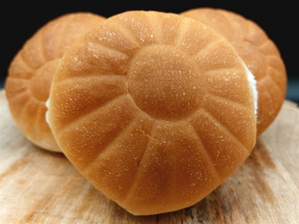 WITTE BROODJES & PUNTJES