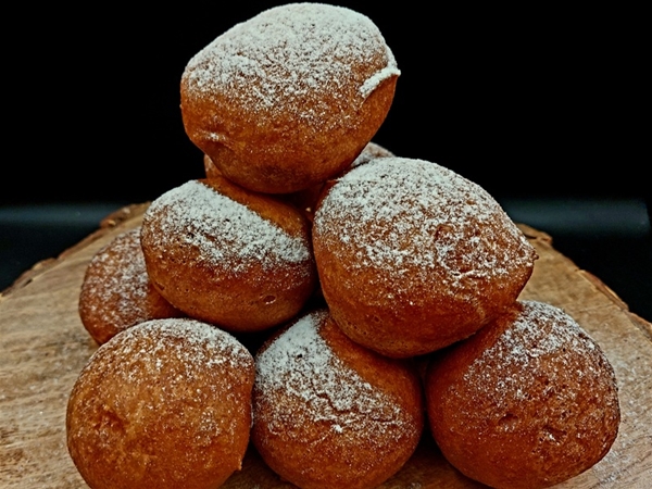 10 OLIEBOLLEN (zonder krent)